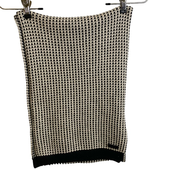 COACH BLACK AND WHITE PLAID WOOL KNIT SCARF - Picture 1 of 7